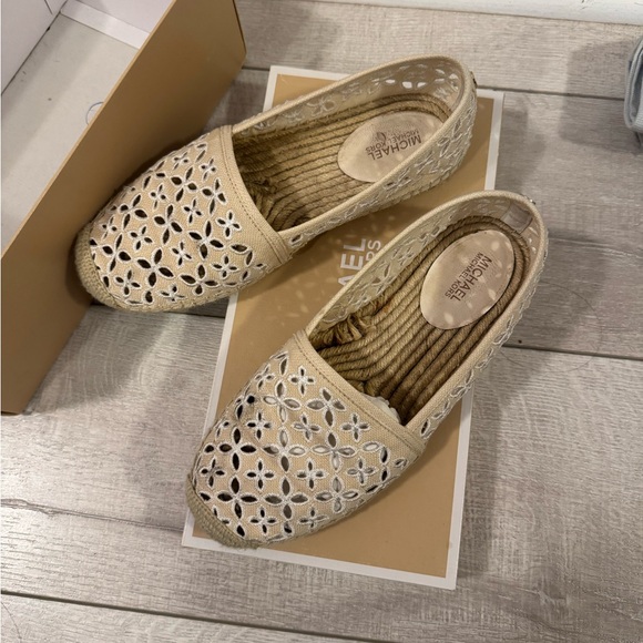 Michael Kors Tan Floral Lace Espadrilles - Picture 3 of 6